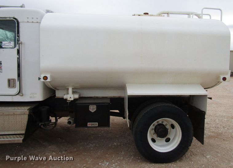 image for item DG6735 2002 Kenworth T300 tank truck