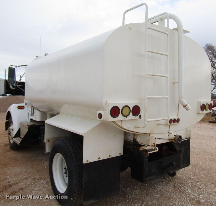 image for item DG6735 2002 Kenworth T300 tank truck