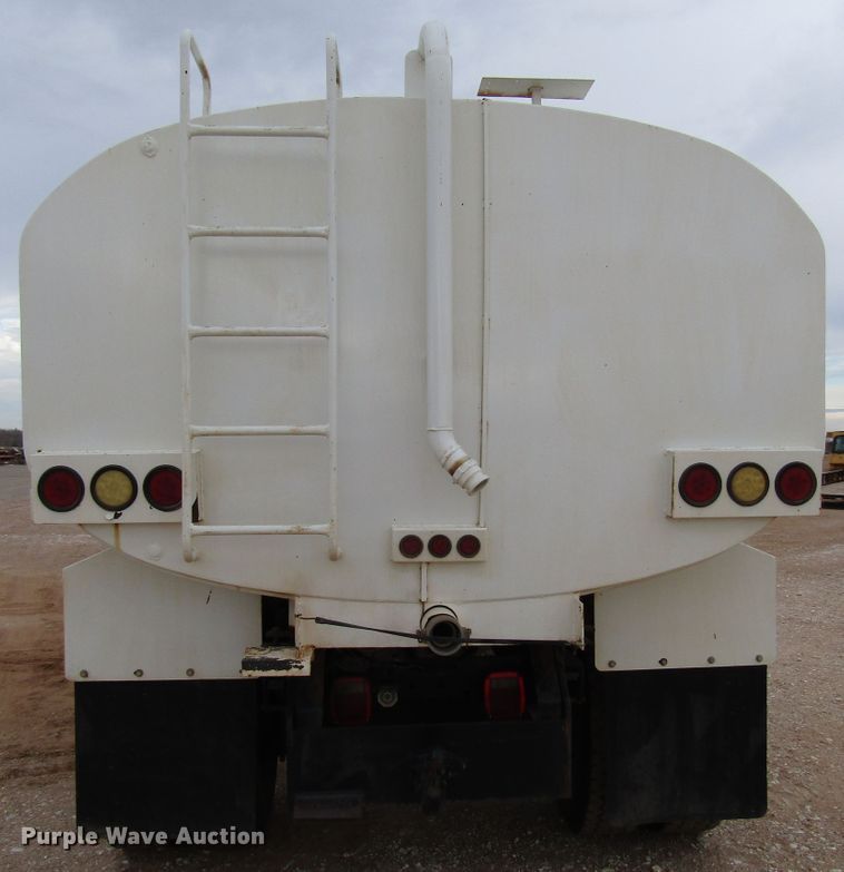 image for item DG6735 2002 Kenworth T300 tank truck