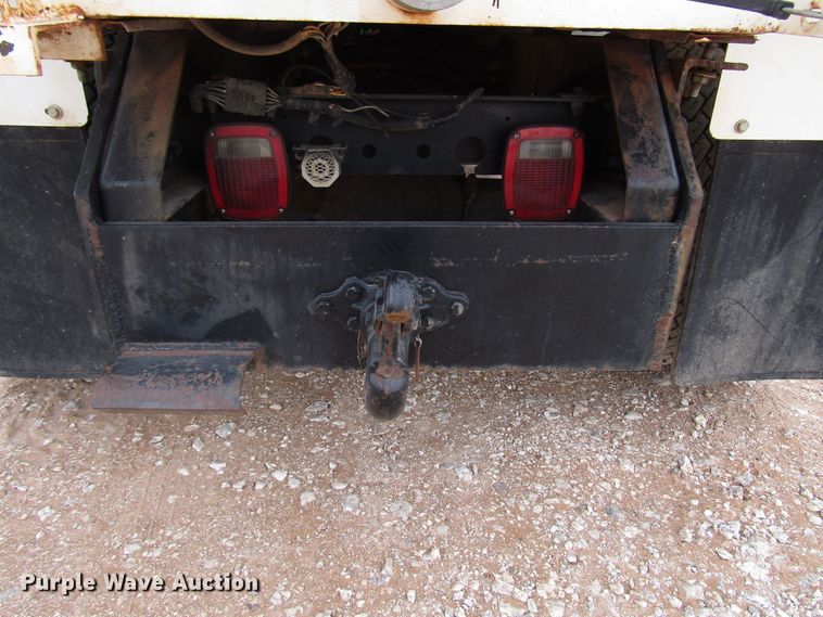 image for item DG6735 2002 Kenworth T300 tank truck