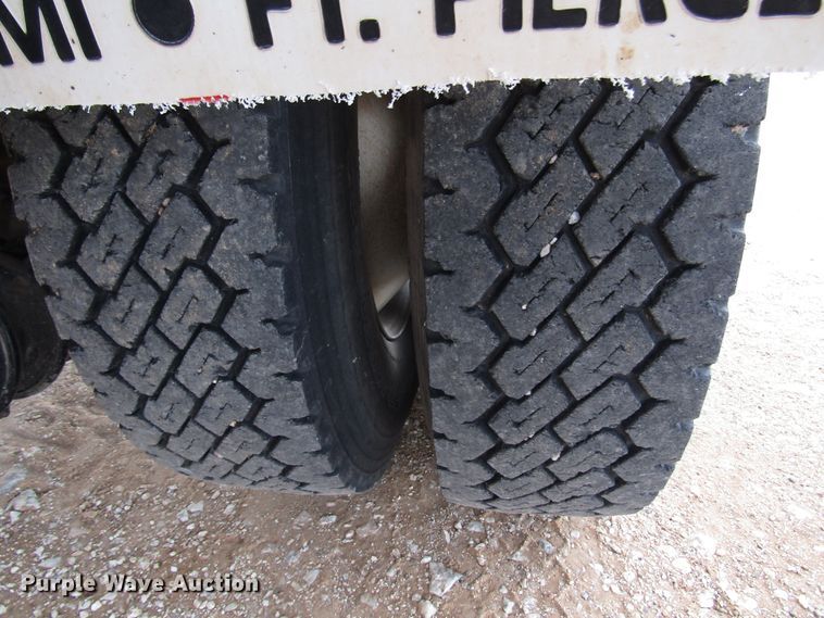 image for item DG6735 2002 Kenworth T300 tank truck