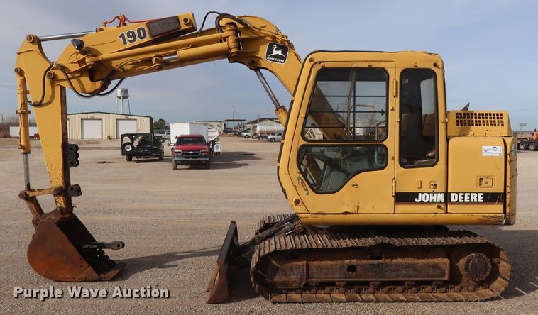 image for item DH0752 1994 John Deere 190E mini excavator