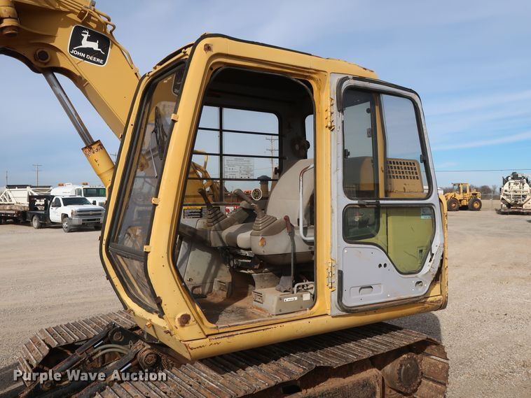 image for item DH0752 1994 John Deere 190E mini excavator