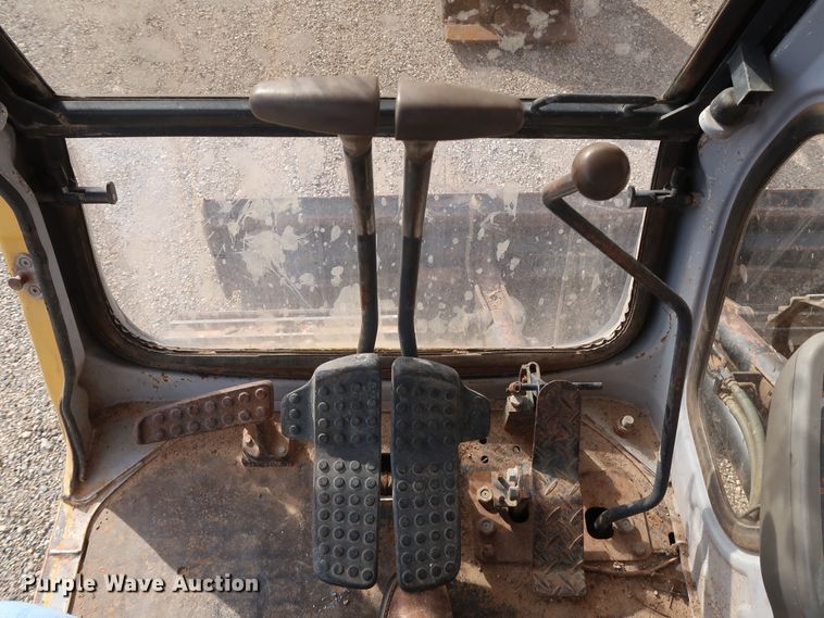 image for item DH0752 1994 John Deere 190E mini excavator