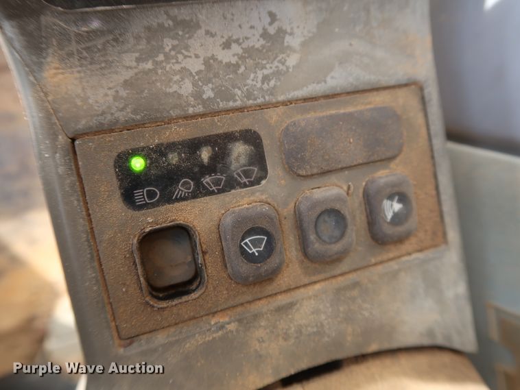 image for item DH0752 1994 John Deere 190E mini excavator