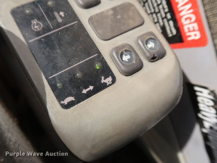 image for item DH0752 1994 John Deere 190E mini excavator