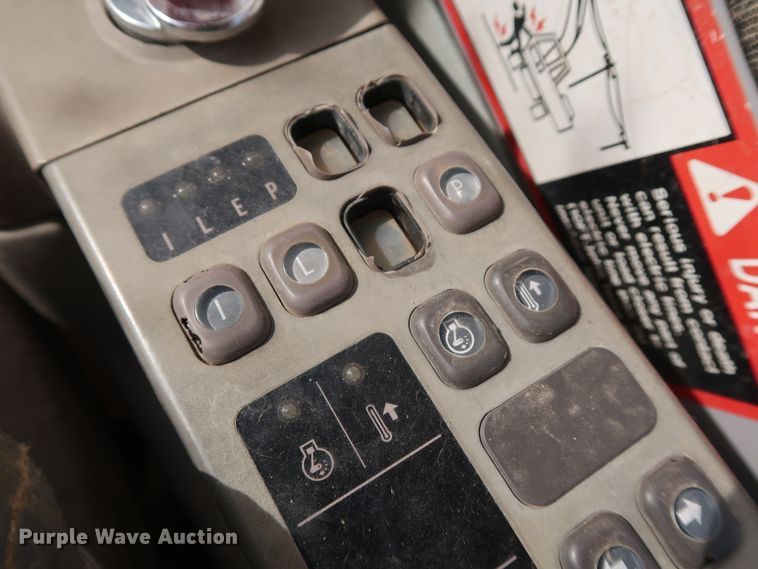 image for item DH0752 1994 John Deere 190E mini excavator