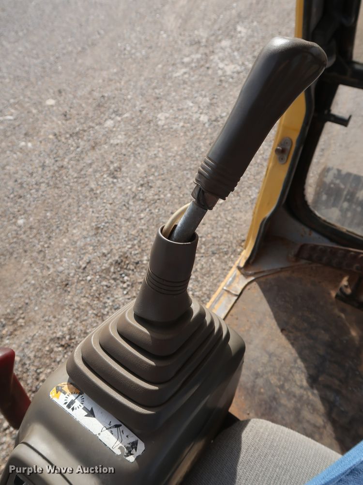 image for item DH0752 1994 John Deere 190E mini excavator