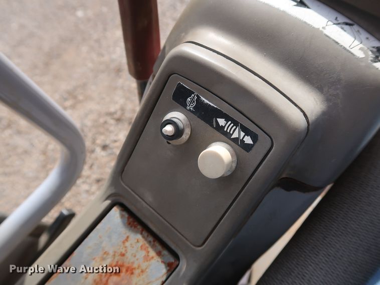 image for item DH0752 1994 John Deere 190E mini excavator