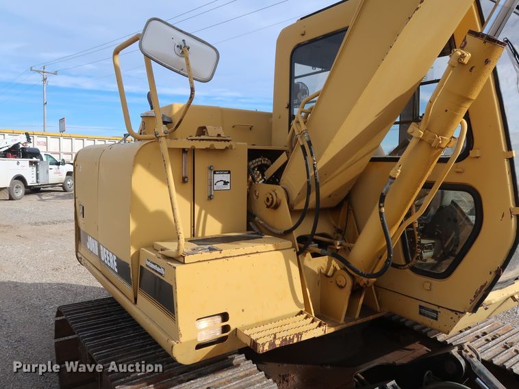 image for item DH0752 1994 John Deere 190E mini excavator