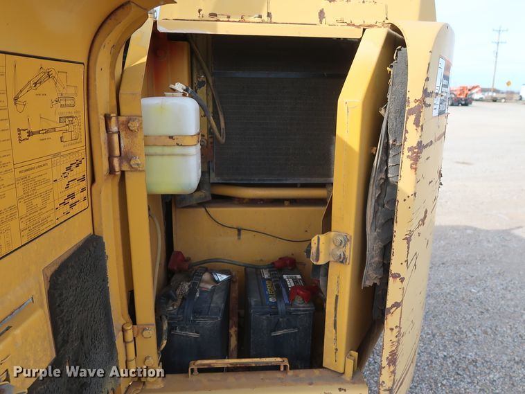 image for item DH0752 1994 John Deere 190E mini excavator