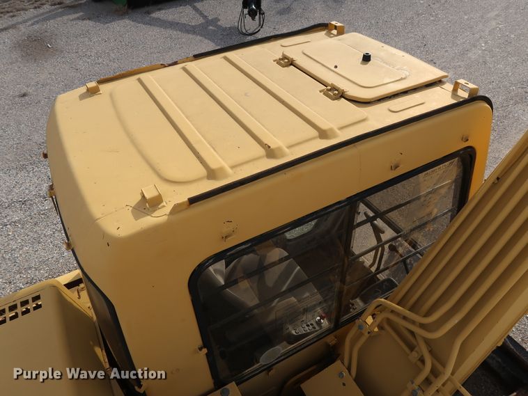 image for item DH0752 1994 John Deere 190E mini excavator