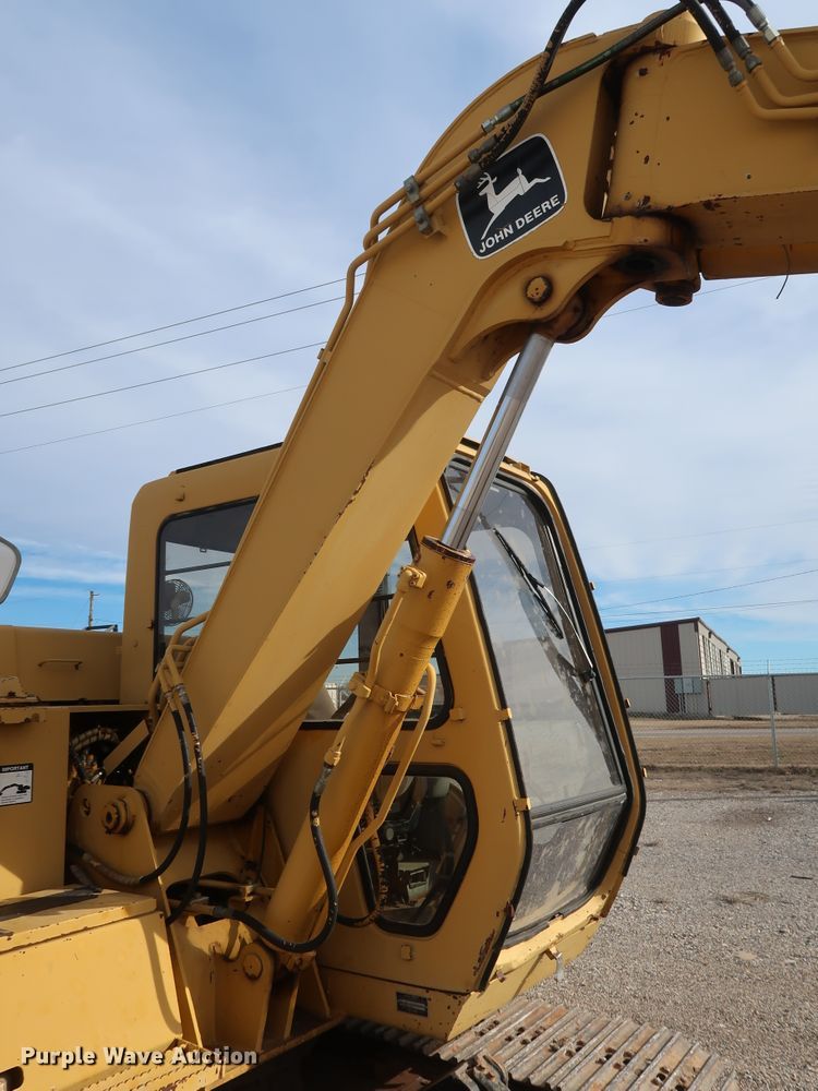 image for item DH0752 1994 John Deere 190E mini excavator
