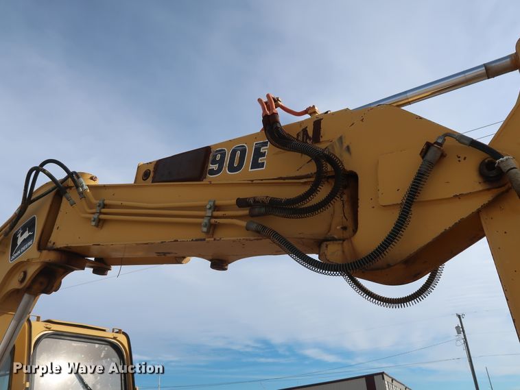 image for item DH0752 1994 John Deere 190E mini excavator