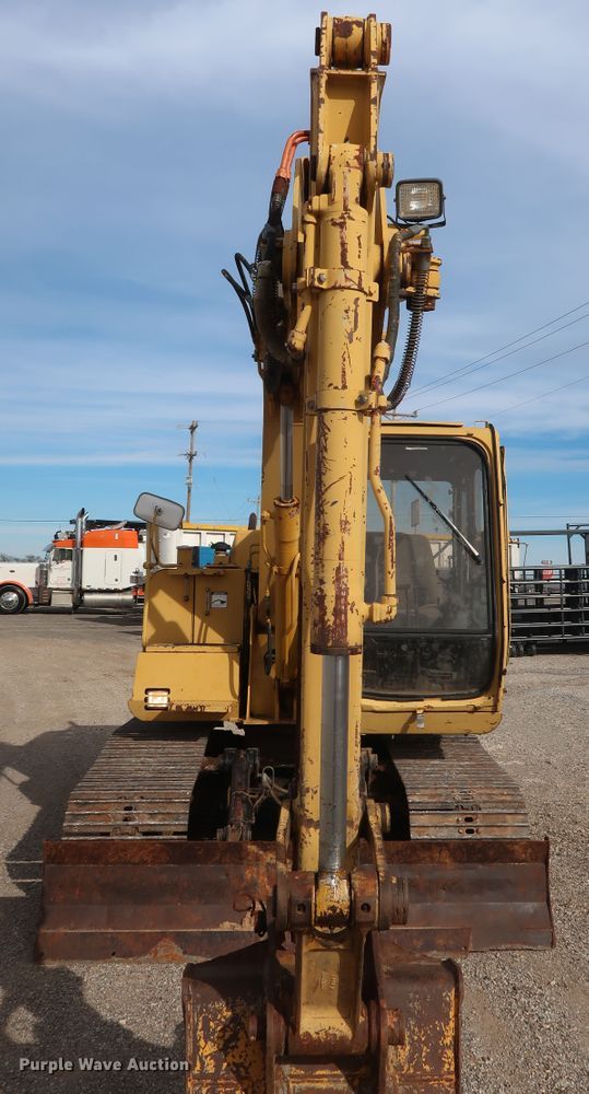 image for item DH0752 1994 John Deere 190E mini excavator