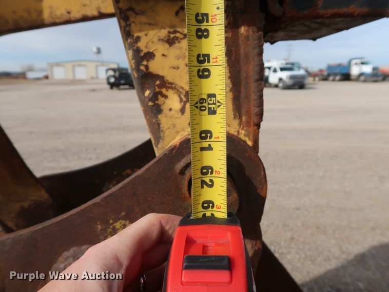 image for item DH0752 1994 John Deere 190E mini excavator