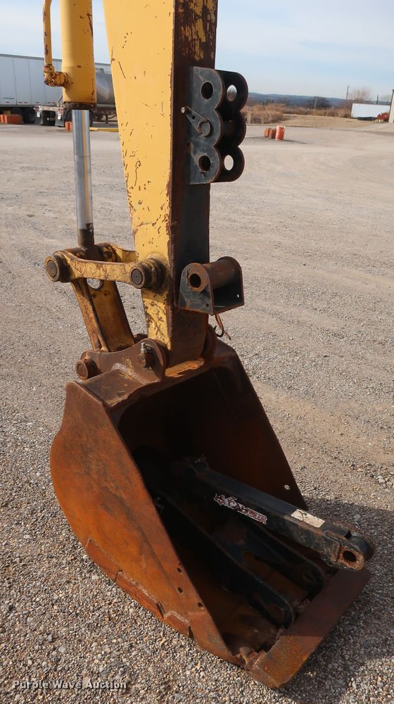 image for item DH0752 1994 John Deere 190E mini excavator