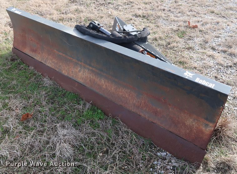 image for item DH0756 2010 Bobcat 96 skid steer dozer blade