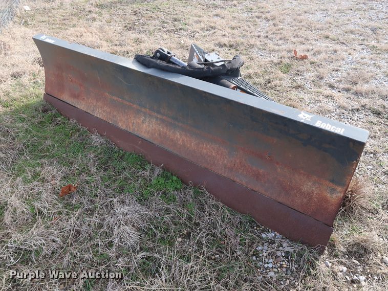 image for item DH0756 2010 Bobcat 96 skid steer dozer blade