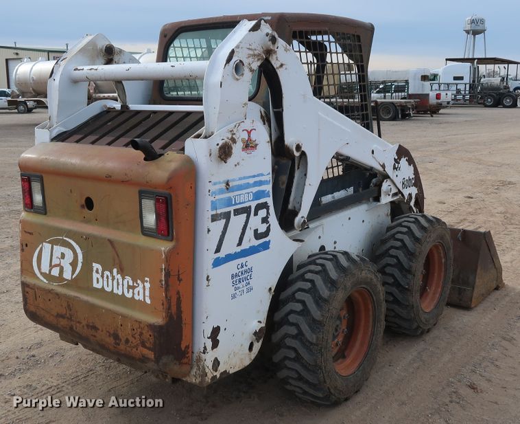 image for item DH0758 2001 Bobcat 773 skid steer