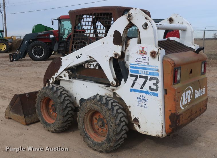 image for item DH0758 2001 Bobcat 773 skid steer