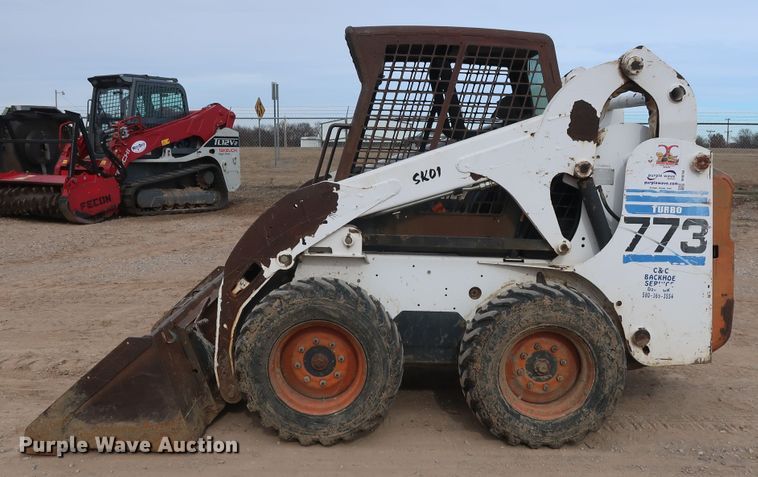 image for item DH0758 2001 Bobcat 773 skid steer
