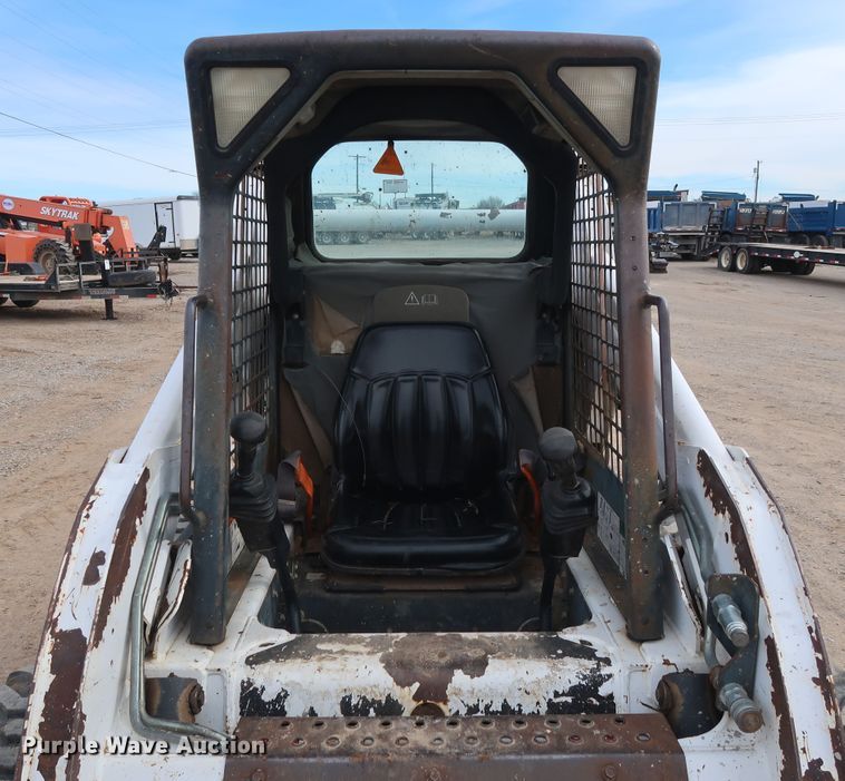 image for item DH0758 2001 Bobcat 773 skid steer