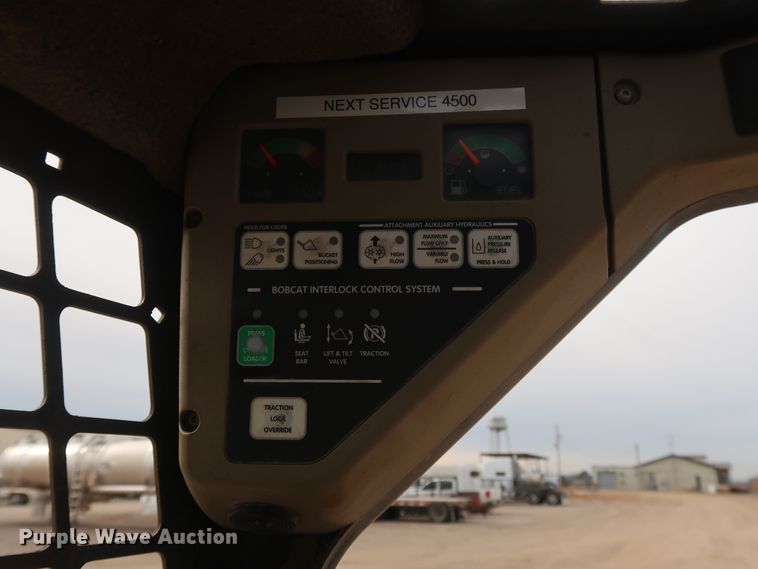 image for item DH0758 2001 Bobcat 773 skid steer