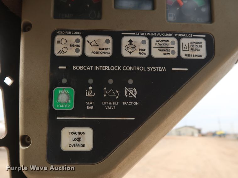 image for item DH0758 2001 Bobcat 773 skid steer