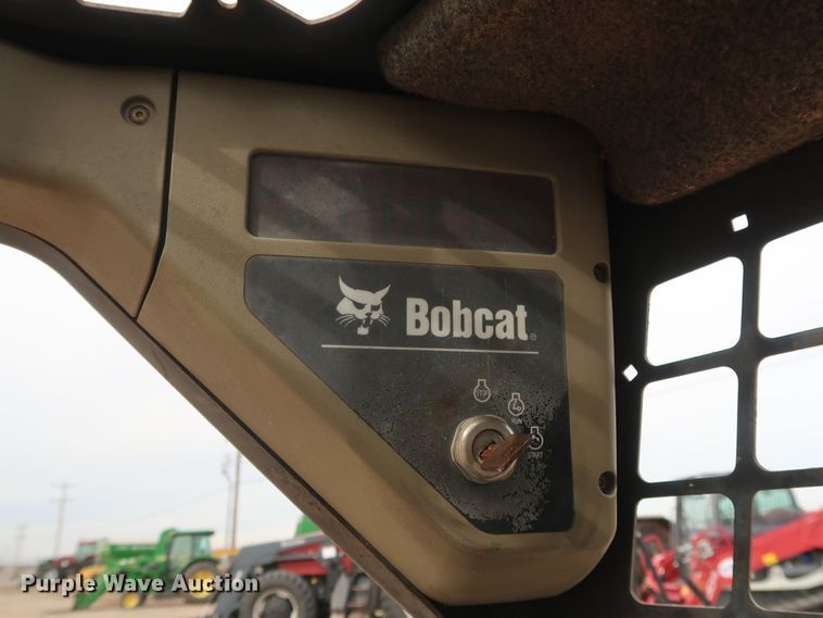 image for item DH0758 2001 Bobcat 773 skid steer