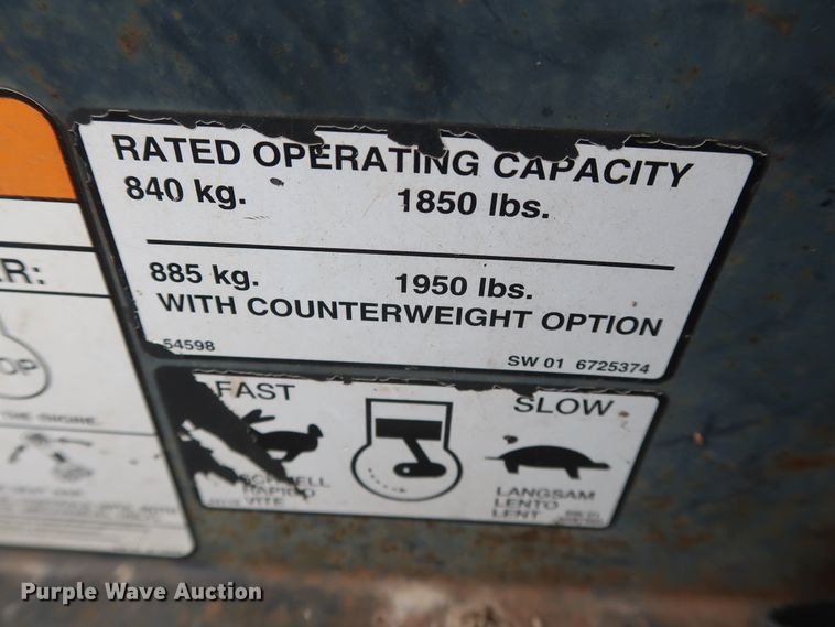 image for item DH0758 2001 Bobcat 773 skid steer