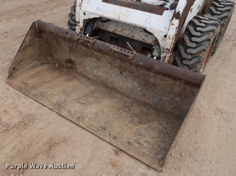 image for item DH0758 2001 Bobcat 773 skid steer