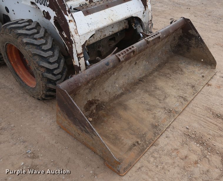 image for item DH0758 2001 Bobcat 773 skid steer