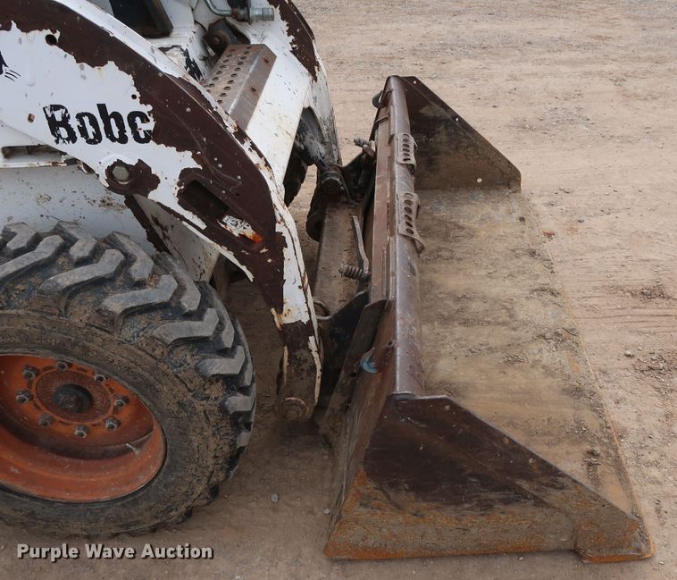 image for item DH0758 2001 Bobcat 773 skid steer