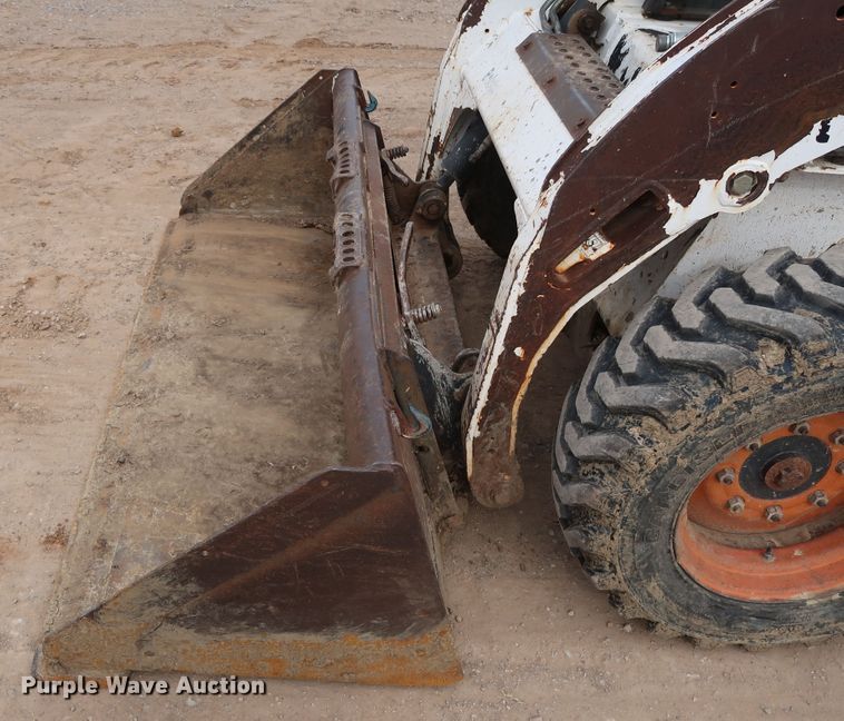 image for item DH0758 2001 Bobcat 773 skid steer