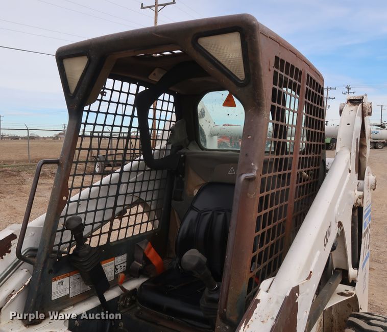 image for item DH0758 2001 Bobcat 773 skid steer