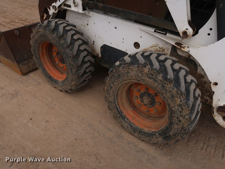 image for item DH0758 2001 Bobcat 773 skid steer