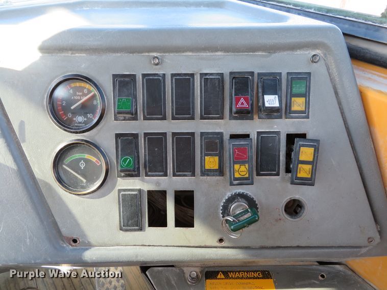 image for item DH1687 1996 Volvo A35C haul truck