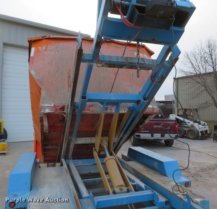image for item DH1743 2007 Region Welding 14000-SDT roll-off dumpster trailer