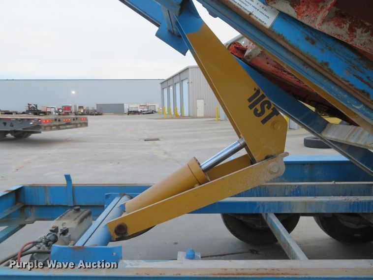 image for item DH1743 2007 Region Welding 14000-SDT roll-off dumpster trailer