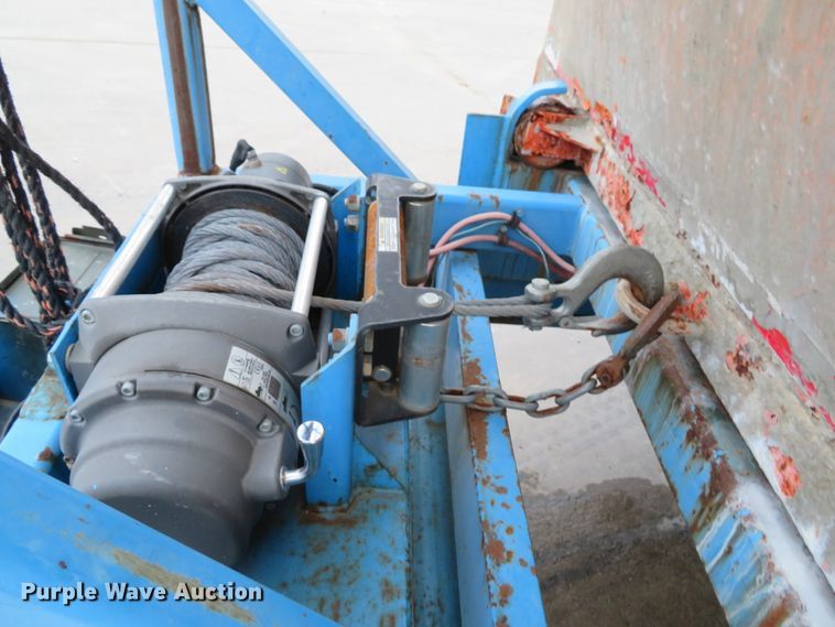 image for item DH1743 2007 Region Welding 14000-SDT roll-off dumpster trailer