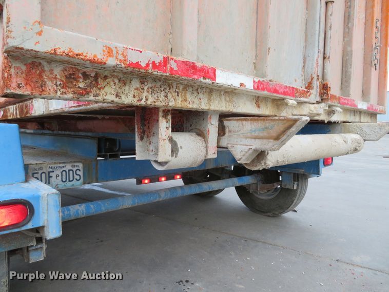image for item DH1743 2007 Region Welding 14000-SDT roll-off dumpster trailer