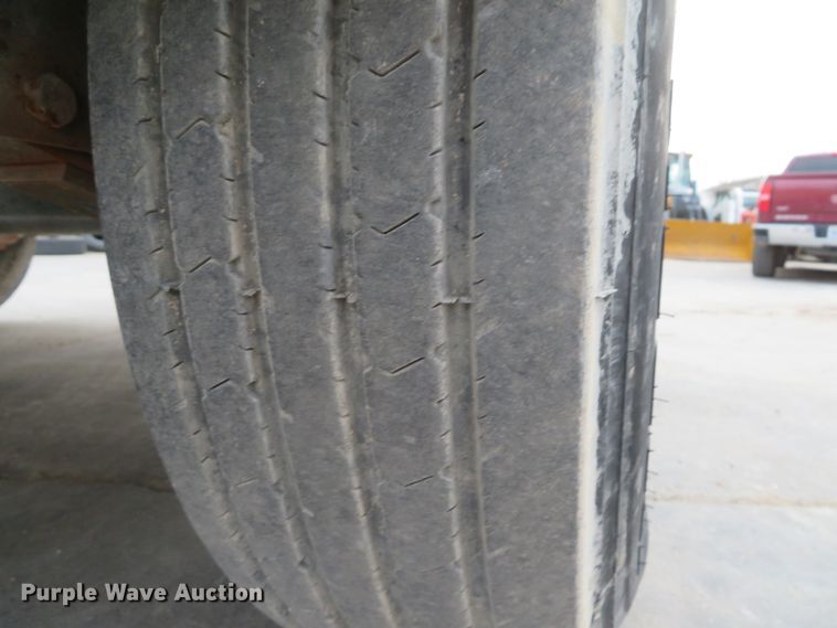 image for item DH1743 2007 Region Welding 14000-SDT roll-off dumpster trailer