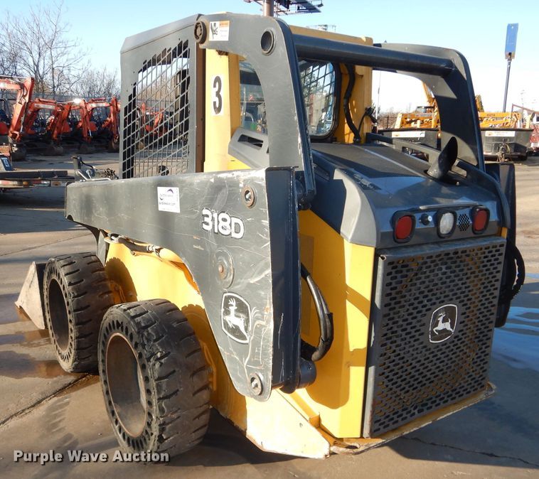image for item DH4263 2013 John Deere 318D skid steer