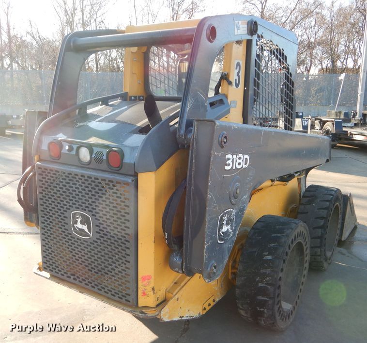 image for item DH4263 2013 John Deere 318D skid steer