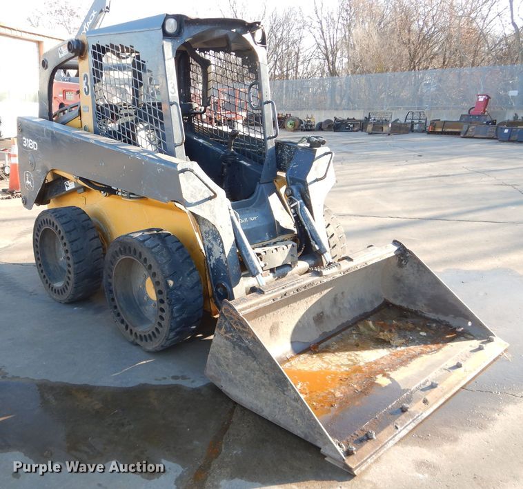 image for item DH4263 2013 John Deere 318D skid steer