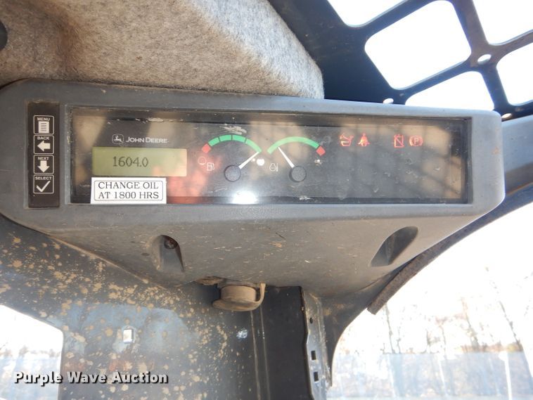 image for item DH4263 2013 John Deere 318D skid steer