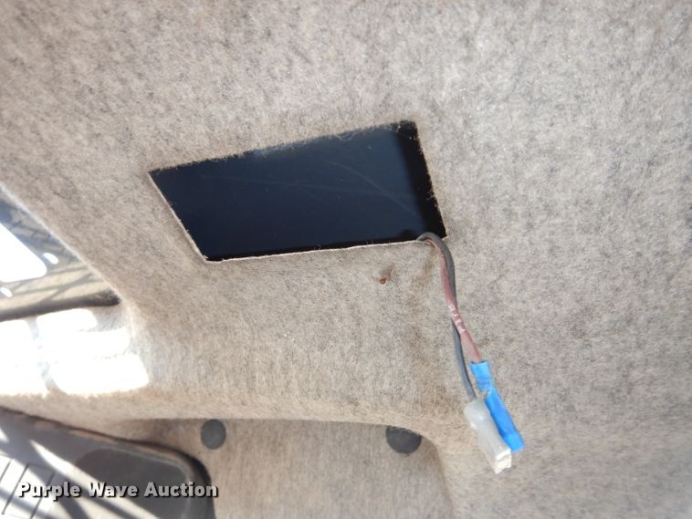 image for item DH4263 2013 John Deere 318D skid steer