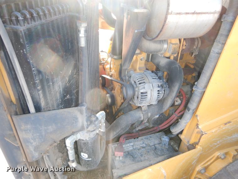 image for item DH4263 2013 John Deere 318D skid steer