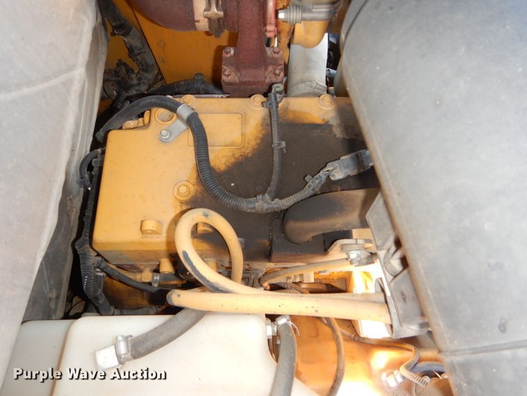 image for item DH4263 2013 John Deere 318D skid steer